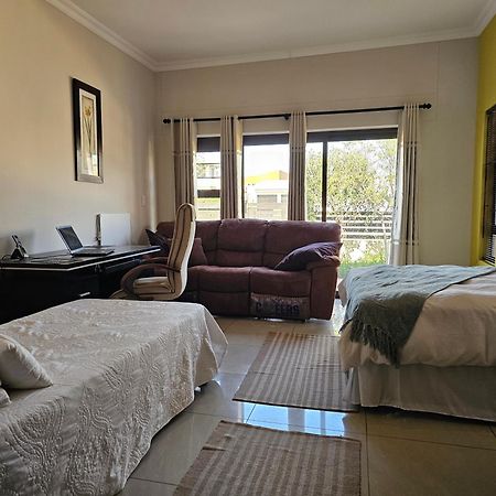 Cora'S Boutique Bed & Breakfast ซวาคอปมุนด์ ภายนอก รูปภาพ